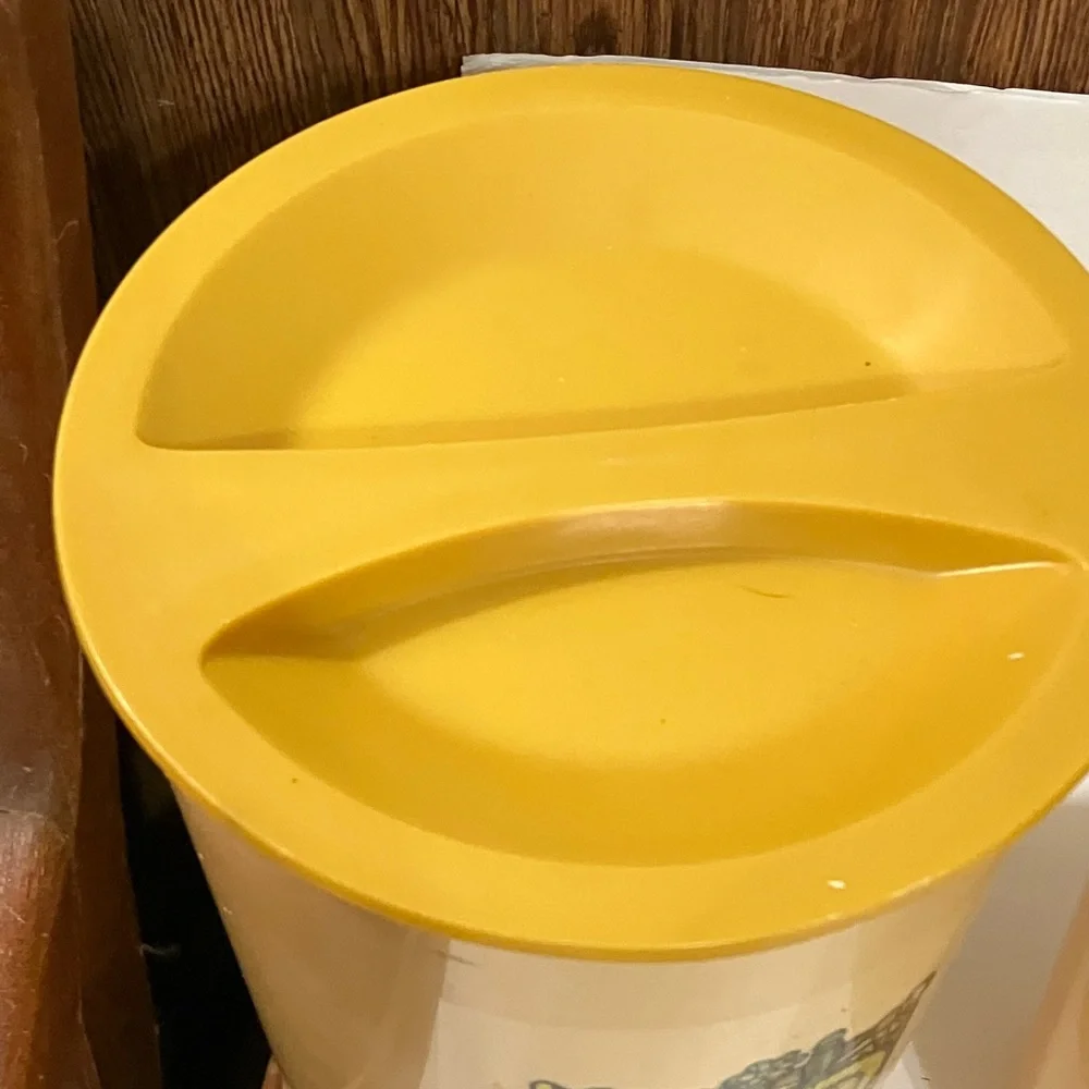 Vintage Set of 4 Nesting Kitchen Canisters Harvest Gold Plastic with Yellow Lids